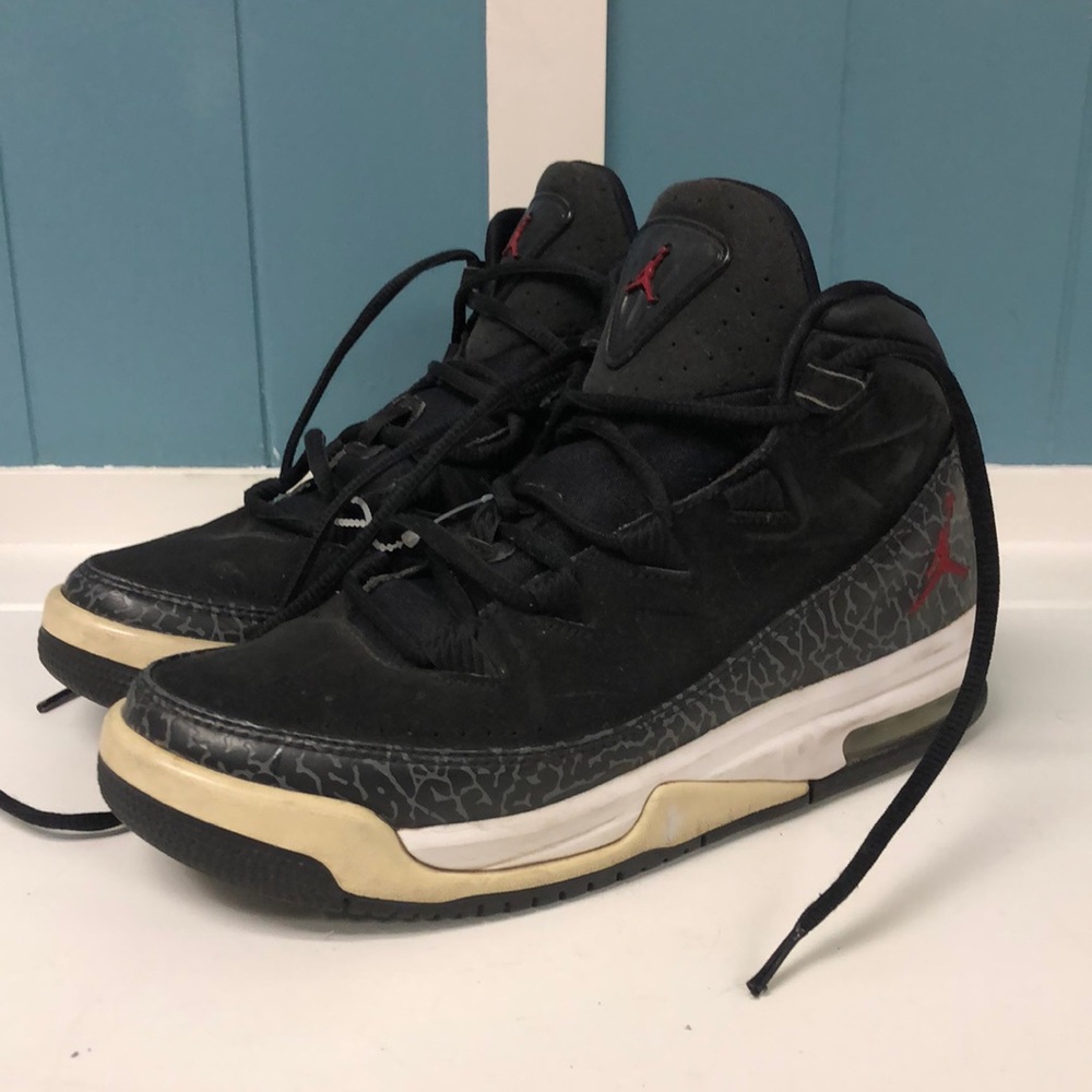 Jordan Basketball Shoes Black‎ Used Size 6 Youth 807718-061